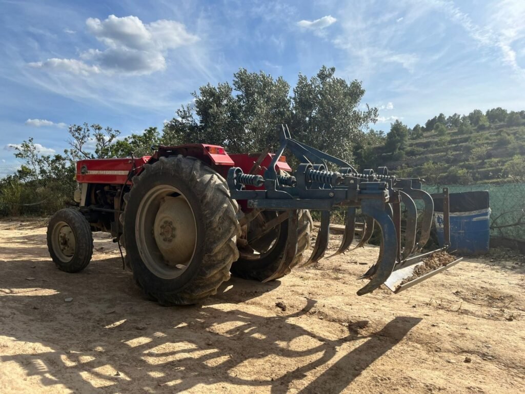 Tractores agrícolas Massey Ferguson 147 foto 7