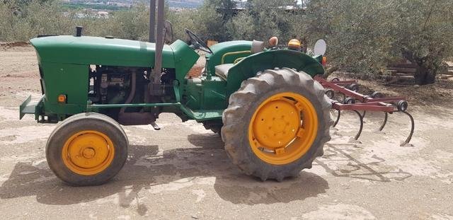 TRACTOR