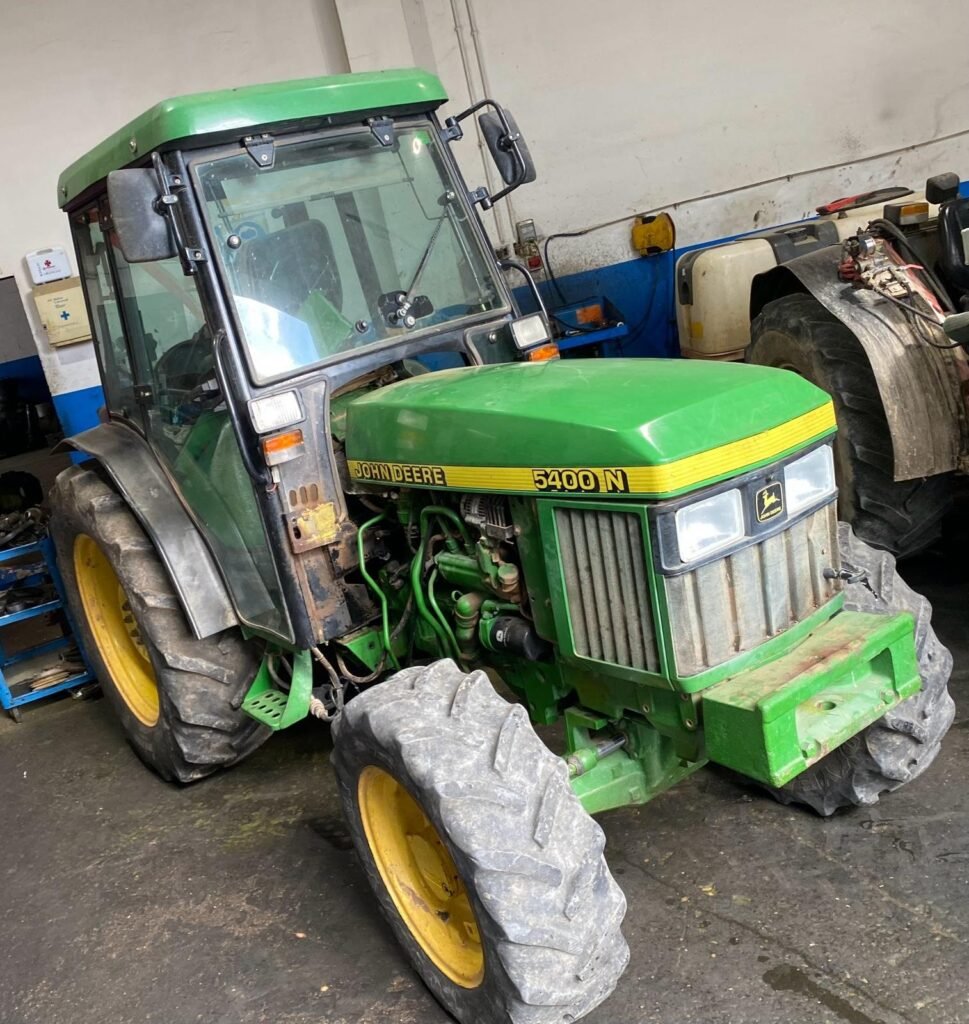 John Deere 5400N foto 2