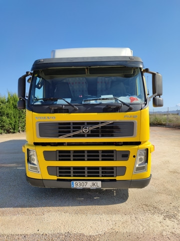 VOLVO TRANSPORTE DE CABALLOS – FM 12