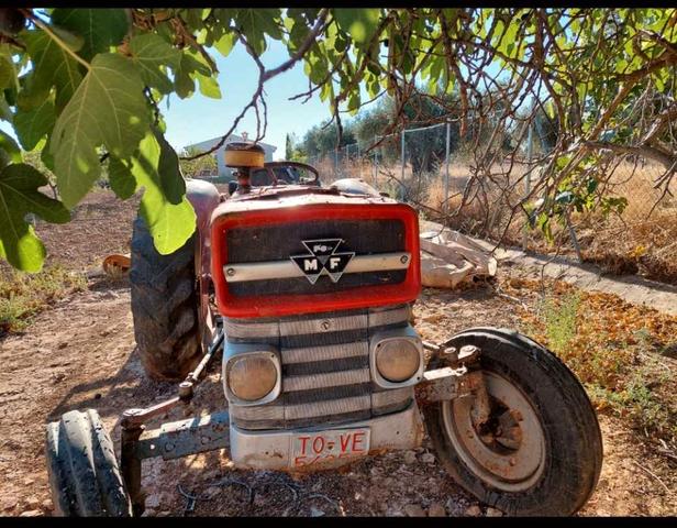 TRACTOR FUNCIONANDO – EBRO