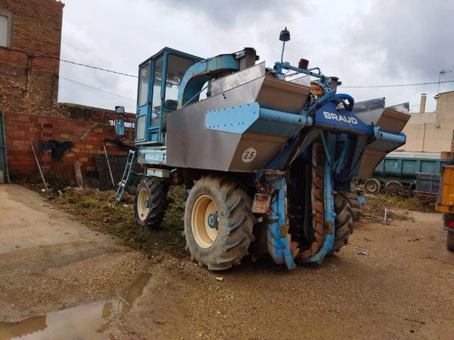 VENDIMIADORA NEW HOLLAND BRAUD 2720