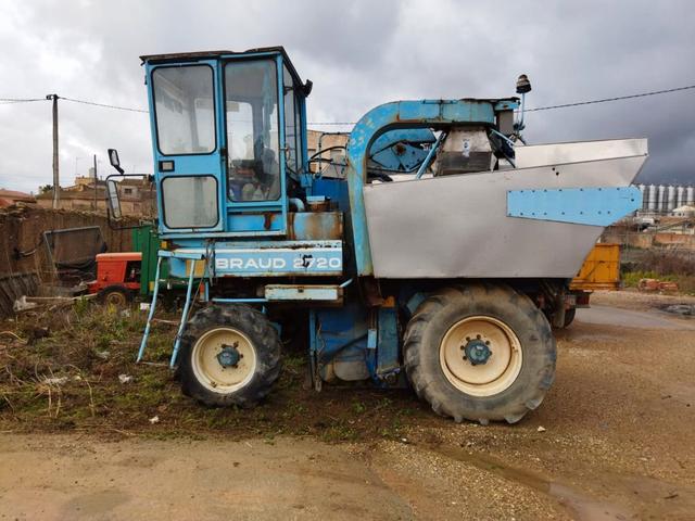 VENDIMIADORA NEW HOLLAND BRAUD 2720