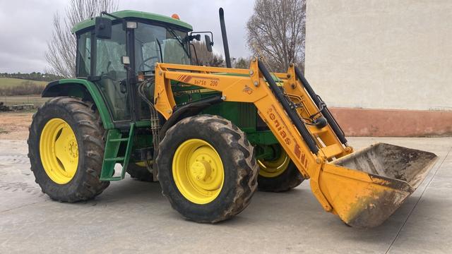 JOHN DEERE – 6610