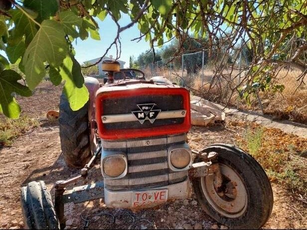 TRACTOR FUNCIONANDO – EBRO