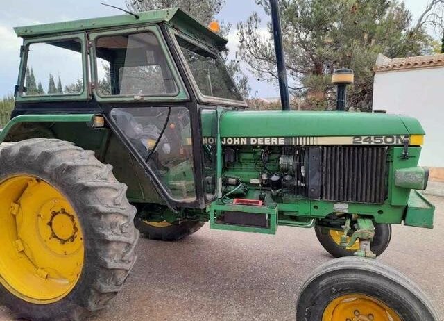 JOHN DEERE – 2450