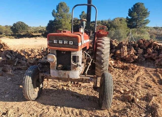 Tractor EBRO 160