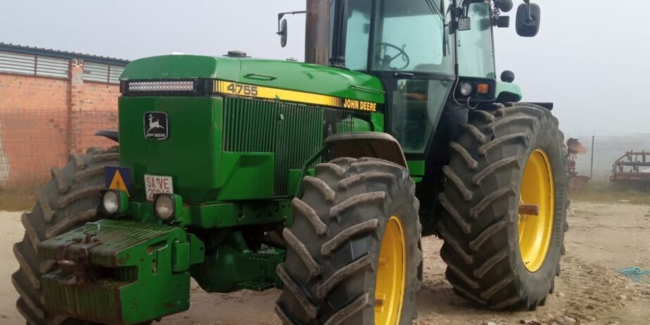 John Deere 4755