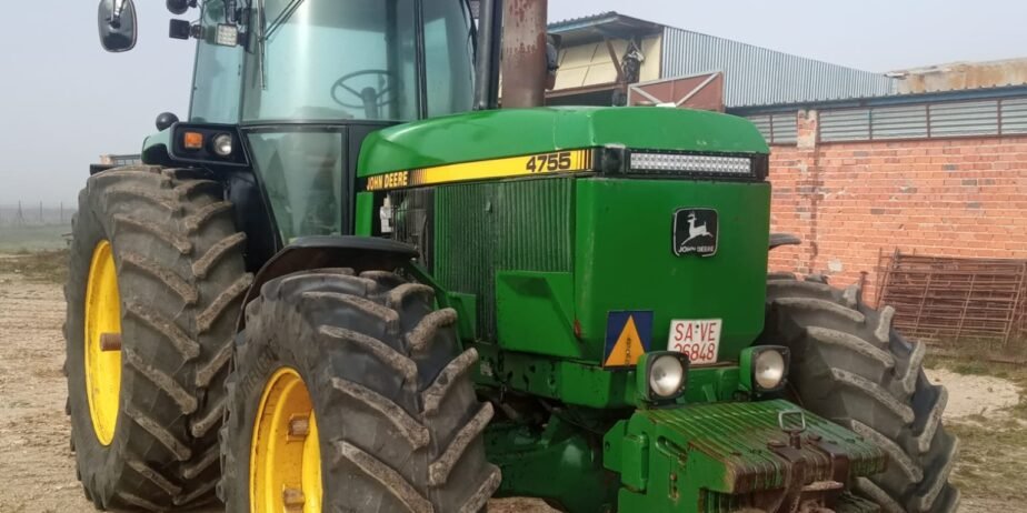 John Deere 4755