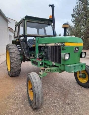 JOHN DEERE – 2450