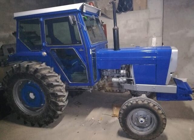 Tractor EBRO 6070 en perfecto estado