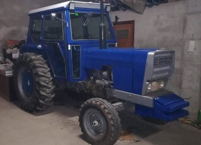 Tractor EBRO 6070 en perfecto estado