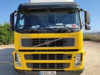 volvo-transporte-de-caballos-fm-12-foto_